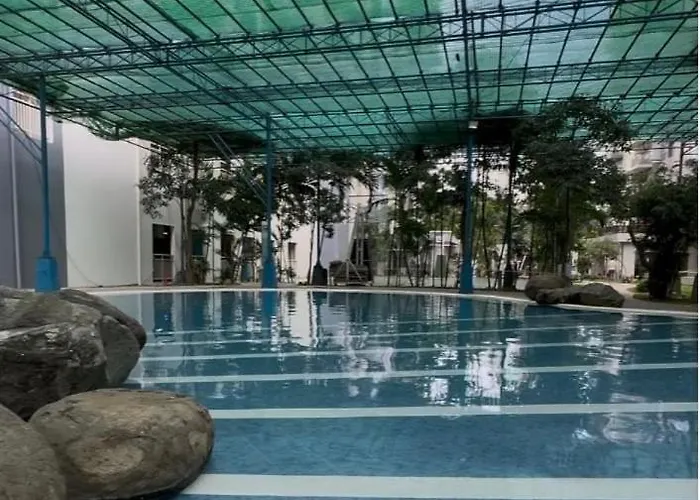 Reign Escape * Manila