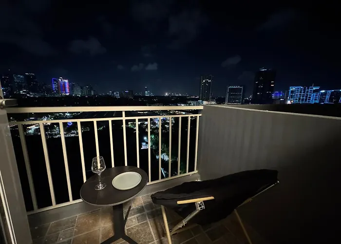 Reign Escape * Manila
